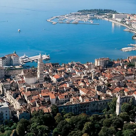 Lidija Beach * Split